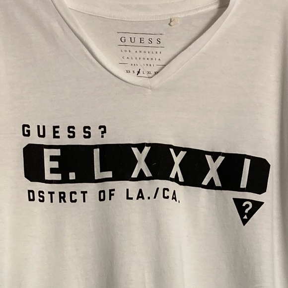 Vintage GUESS Logo LXXXI Graphic T-Shirt - Picture 5 of 9